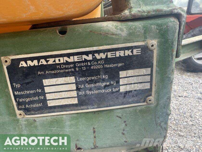 Amazone UG 2200 الجرارات