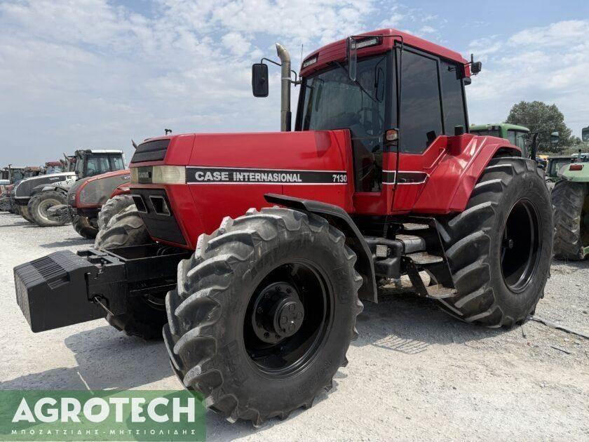 Case IH 7130 الجرارات