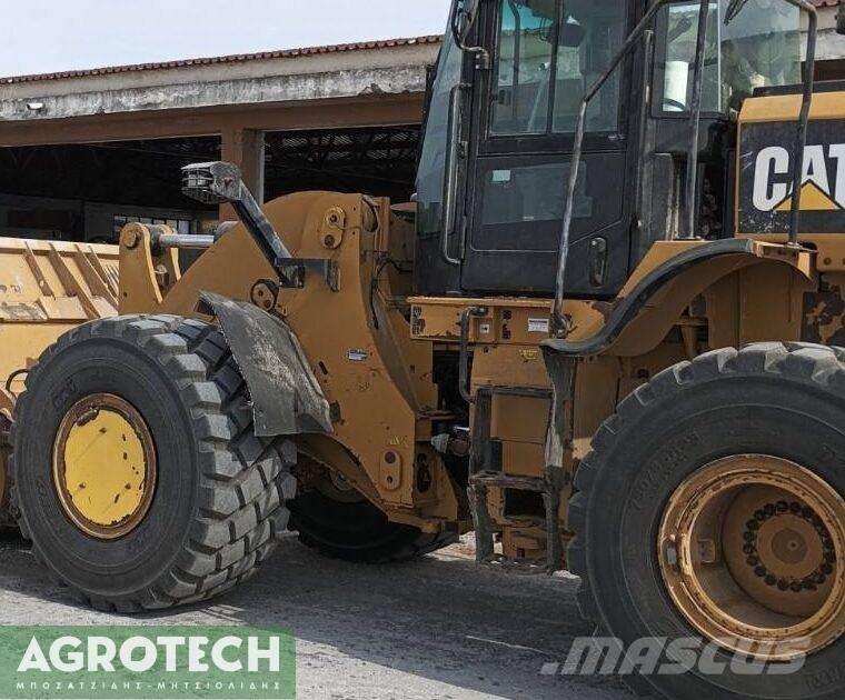 CAT 962M الجرارات