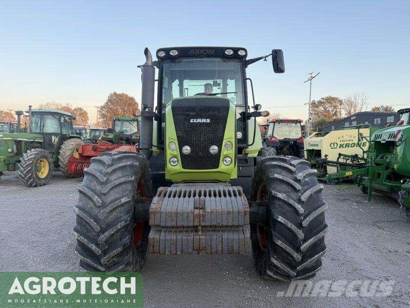 CLAAS AXION 810 CIS الجرارات