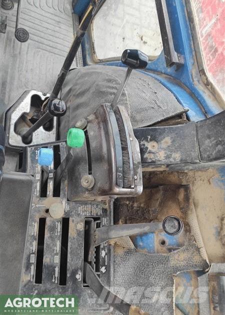 Ford 7810 الجرارات