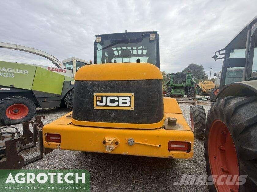 JCB TM 300 الجرارات