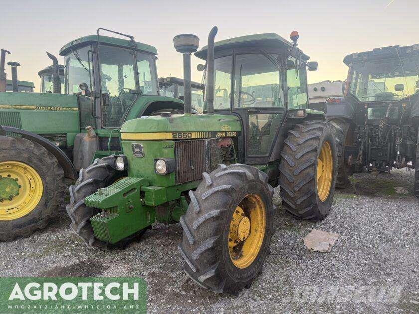 John Deere 2650 الجرارات