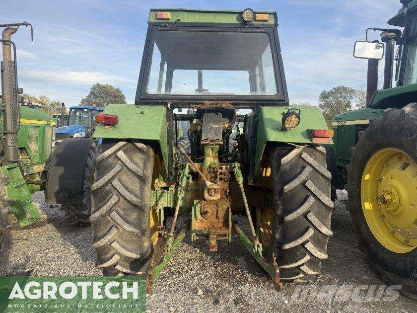John Deere 3350 الجرارات