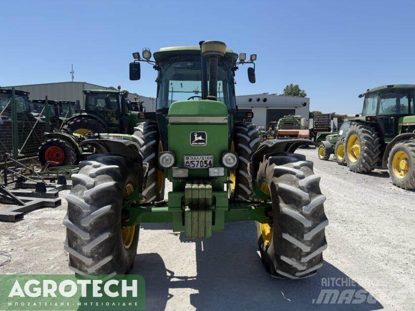 John Deere 3650 الجرارات