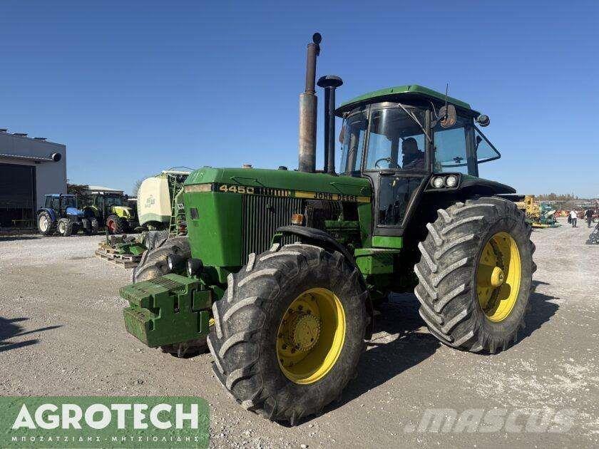 John Deere 4450 الجرارات