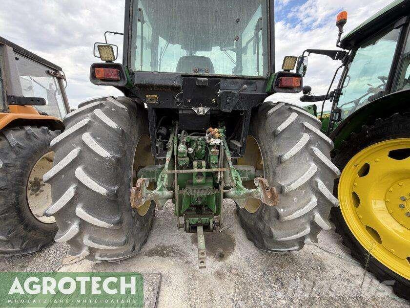 John Deere 4455 الجرارات
