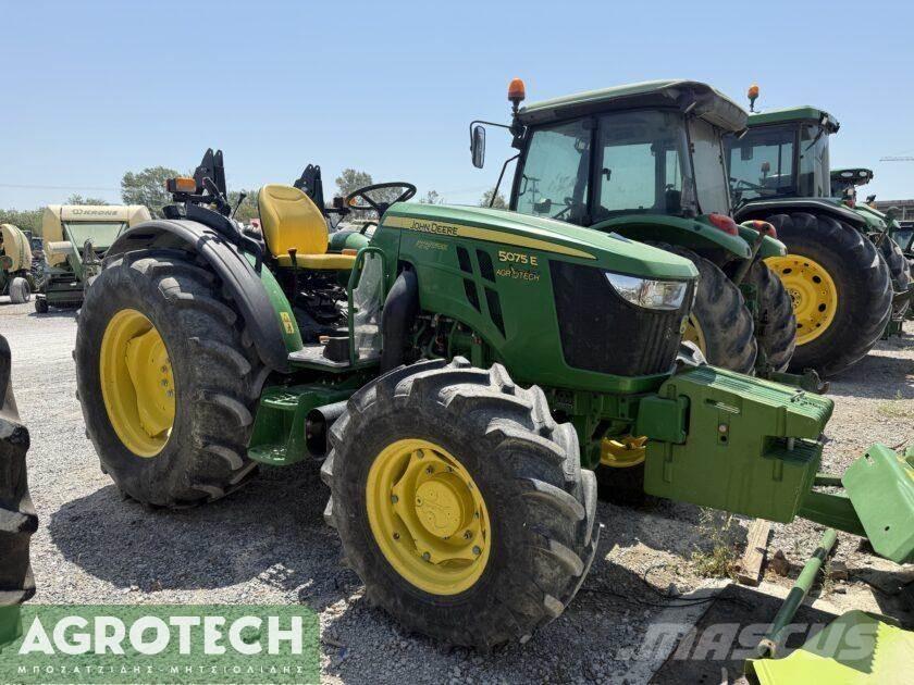 John Deere 5075Ε OS الجرارات