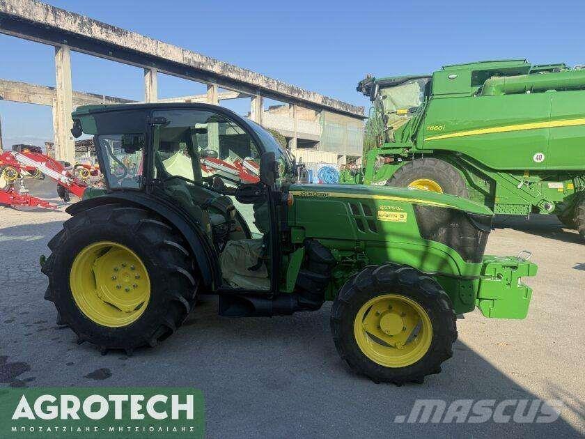 John Deere 5075 GL الجرارات