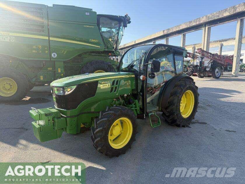 John Deere 5075 GL الجرارات
