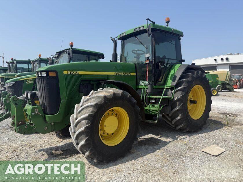 John Deere 8100 الجرارات