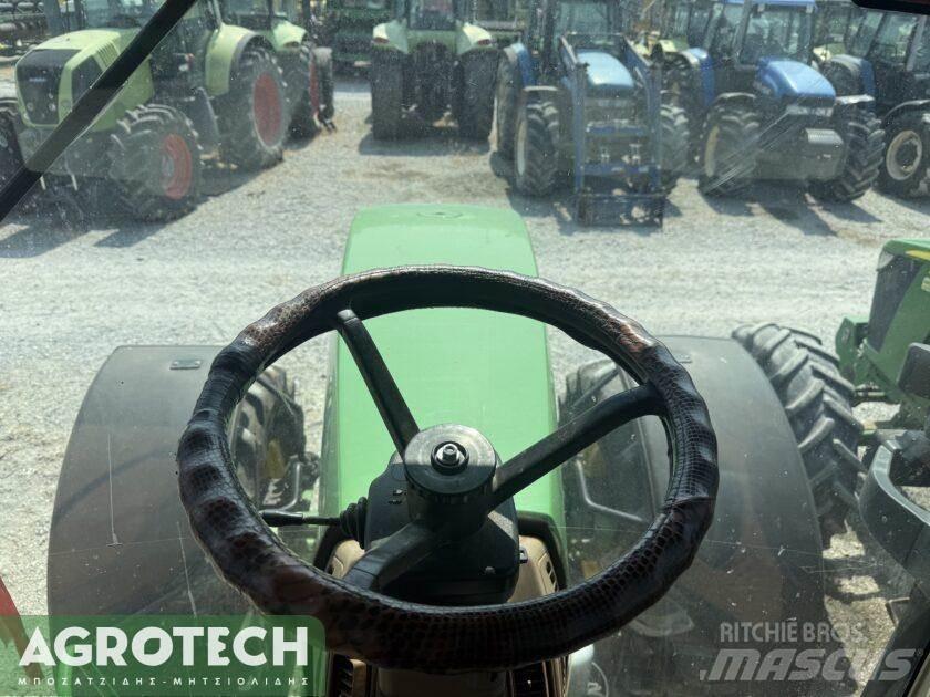 John Deere 8100 الجرارات
