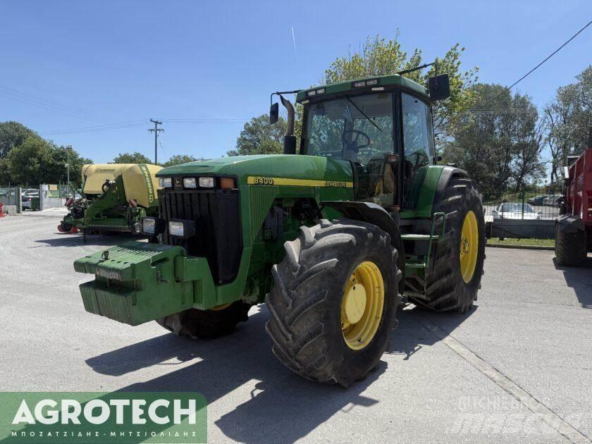 John Deere 8400 الجرارات