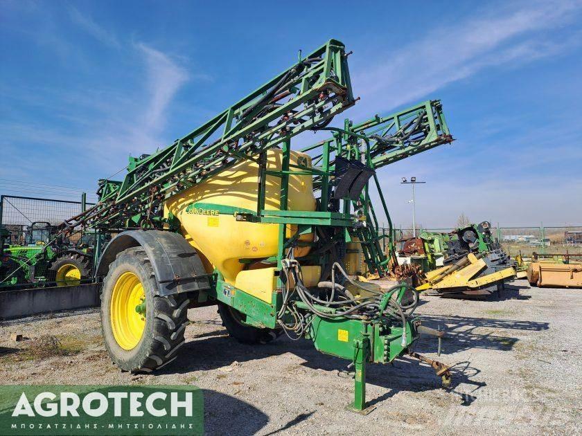 John Deere 840i الجرارات