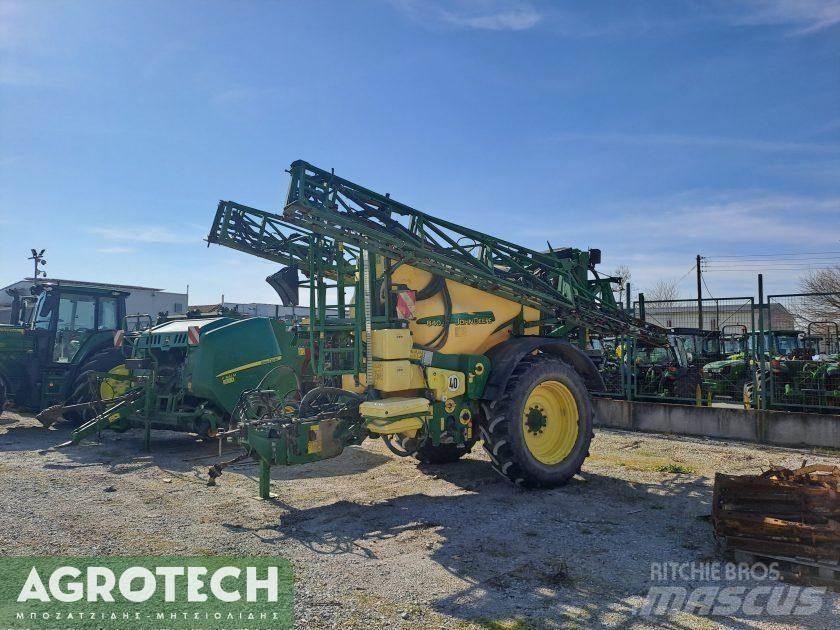 John Deere 840i الجرارات