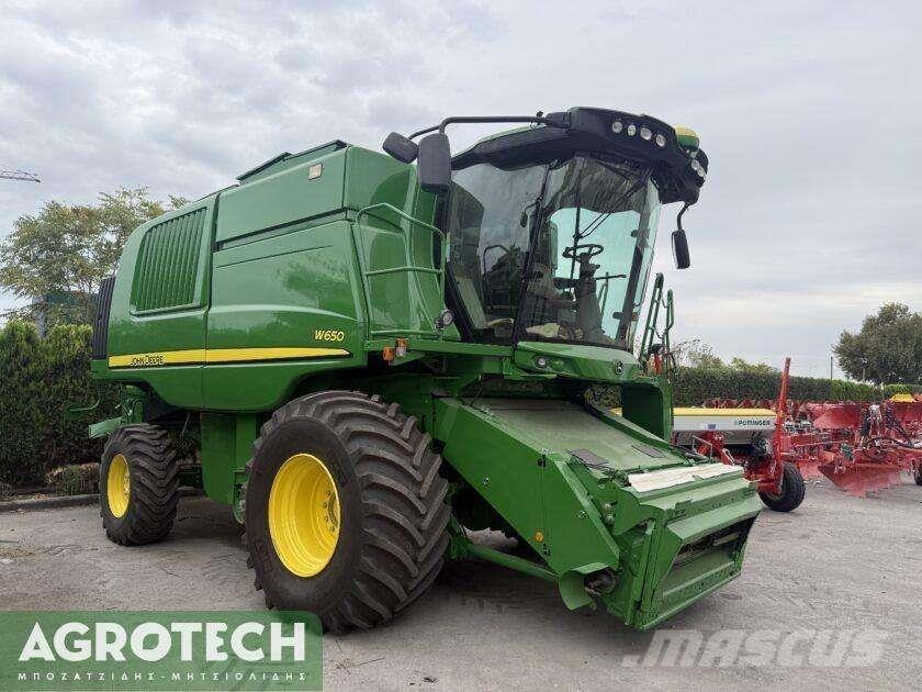John Deere W650 الجرارات