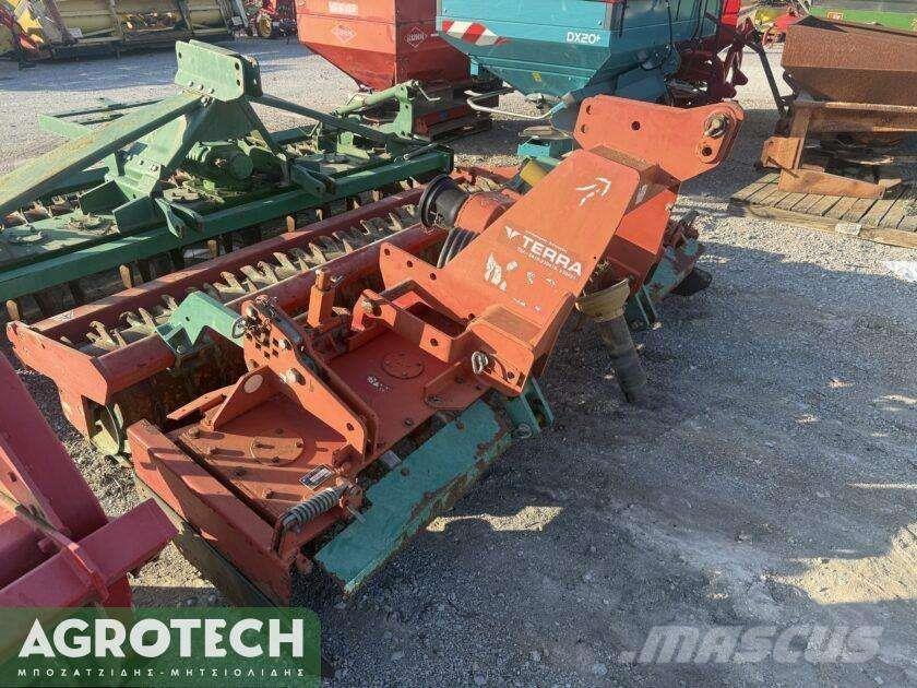 Kverneland NGM 251 الجرارات