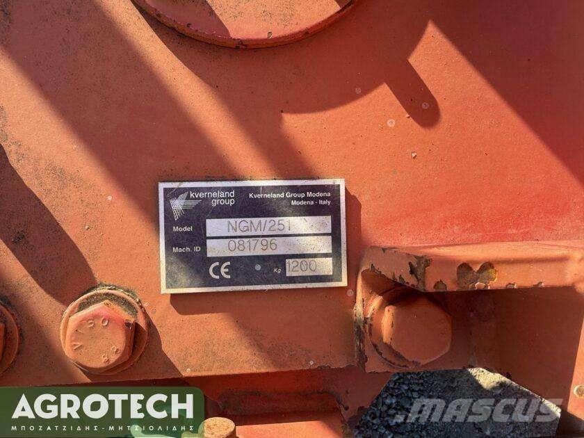 Kverneland NGM 251 الجرارات