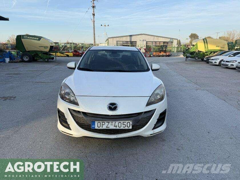 Mazda 3 سيارات