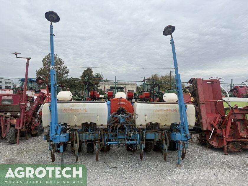 Monosem NG PLUS 4 الجرارات