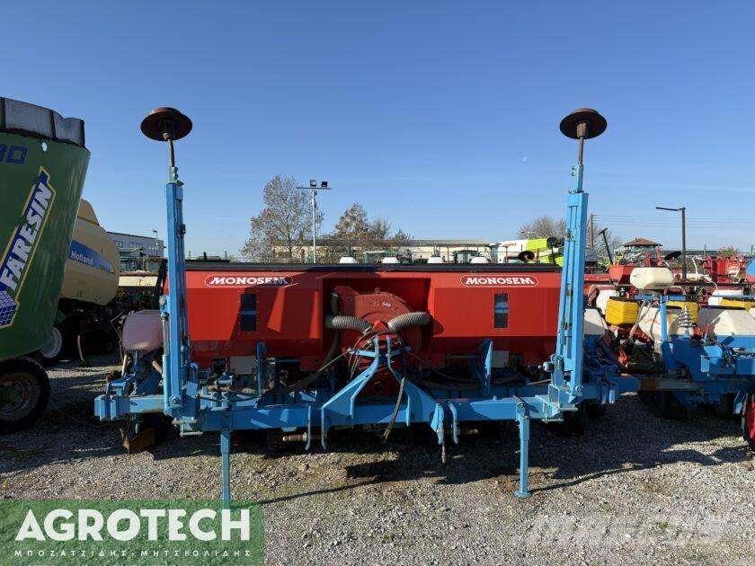 Monosem NG Plus 4-R الجرارات