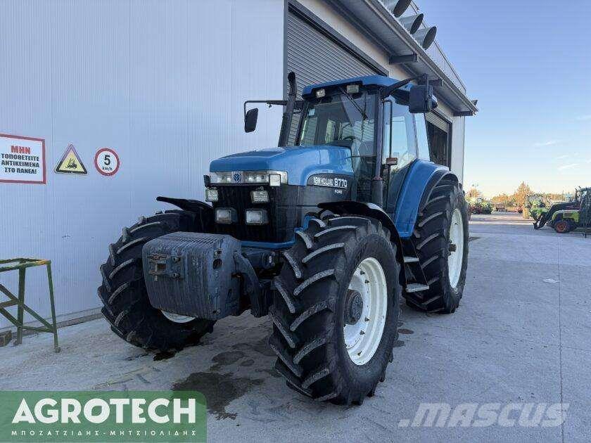 New Holland 8770 الجرارات