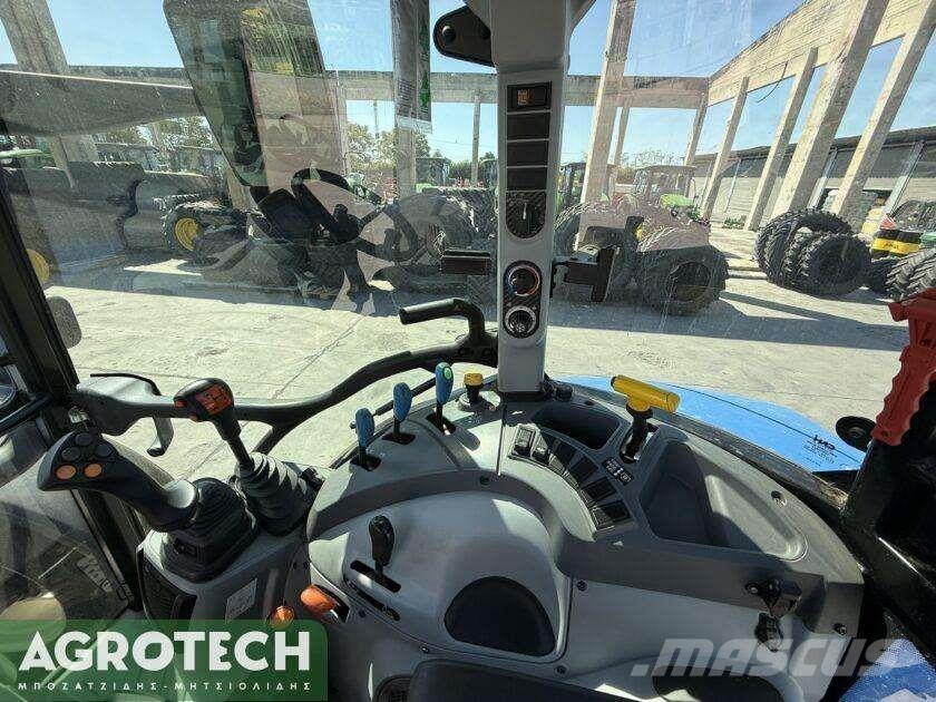 New Holland T5.85 الجرارات