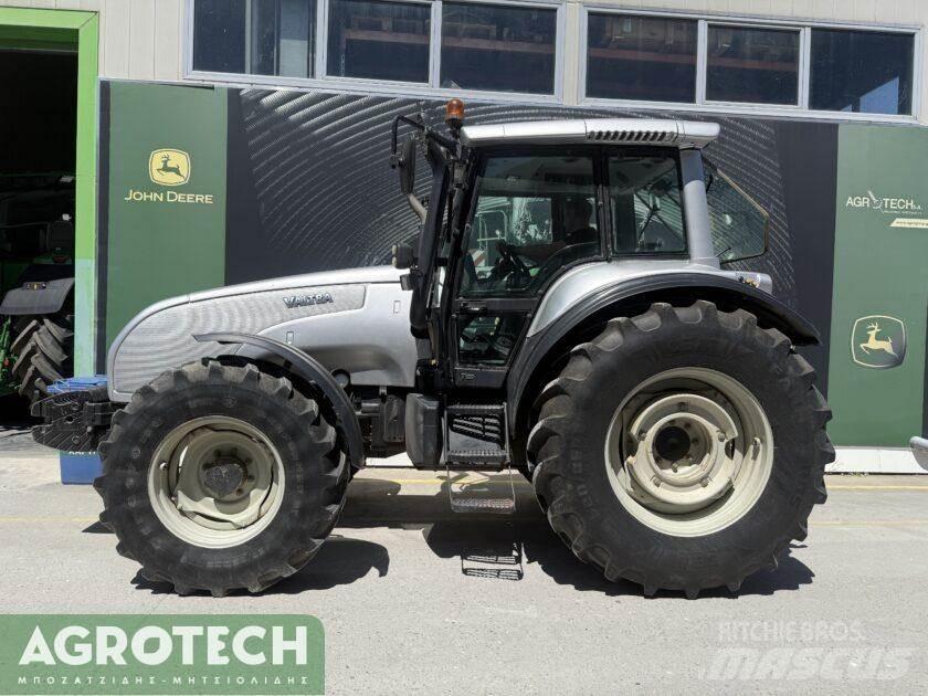 Valtra T120-4 الجرارات