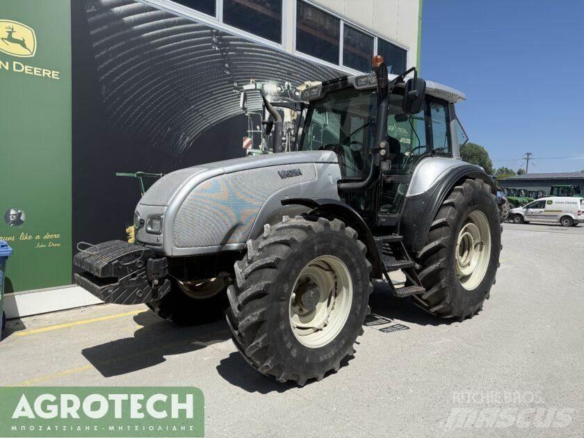 Valtra T120-4 الجرارات