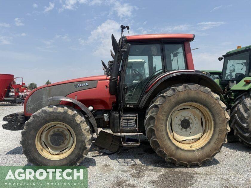 Valtra T151 الجرارات