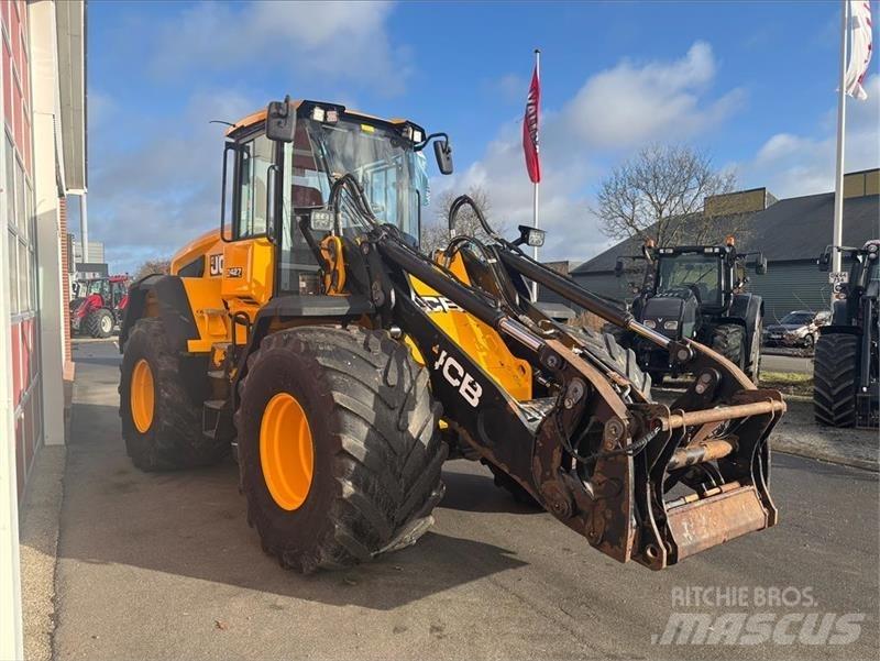 JCB 427 Agri لوادر بعجل