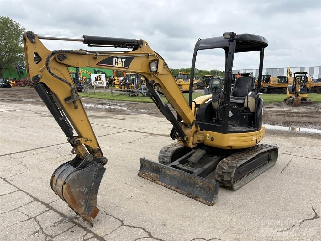CAT 303C حفارات زحافة