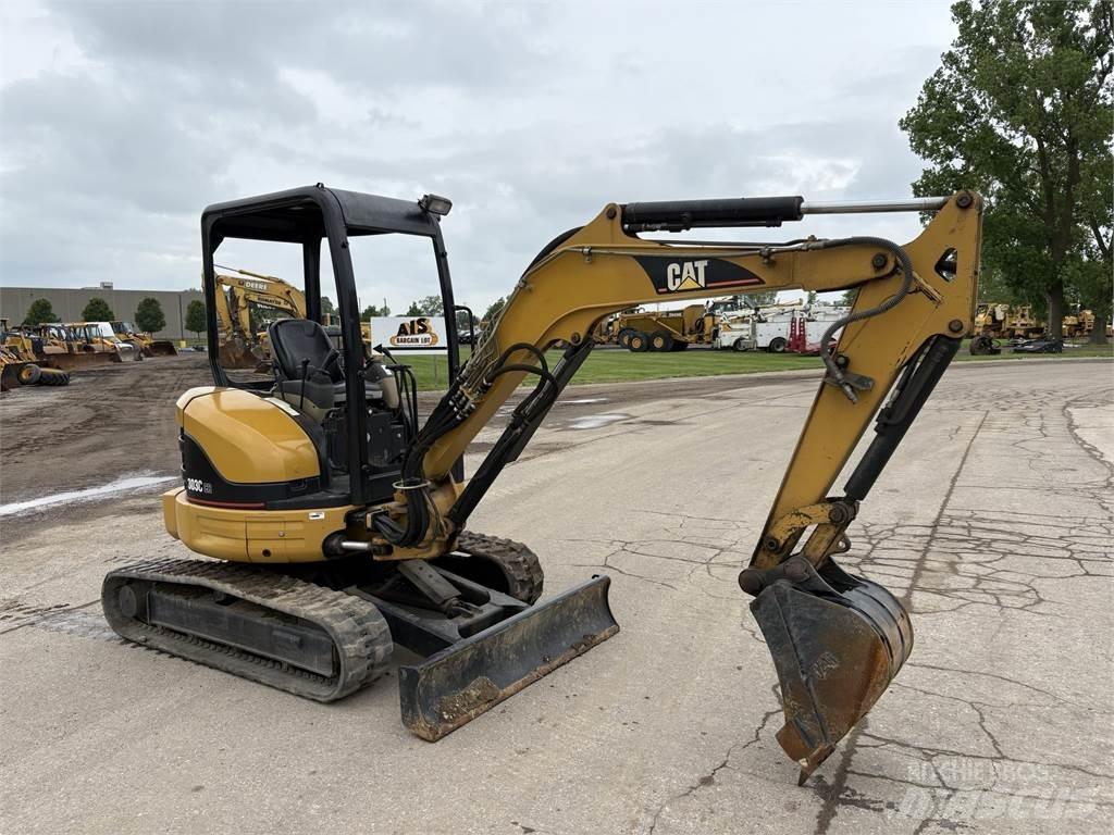 CAT 303C حفارات زحافة