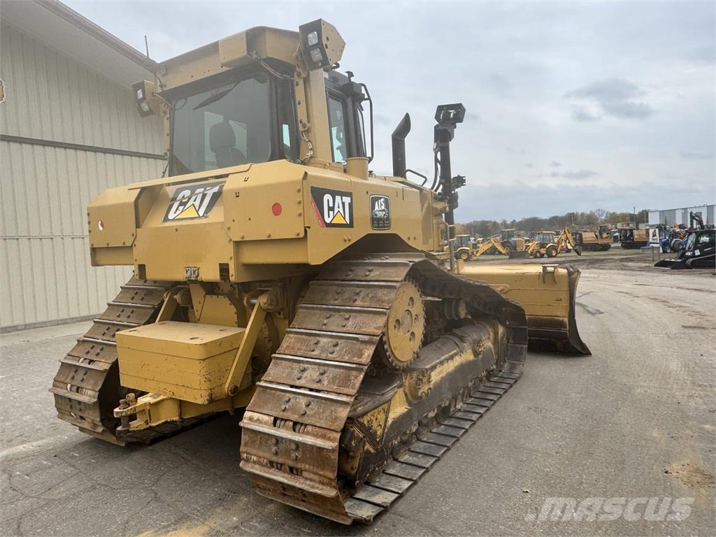 CAT D6T بلدوزرات مجنزرة