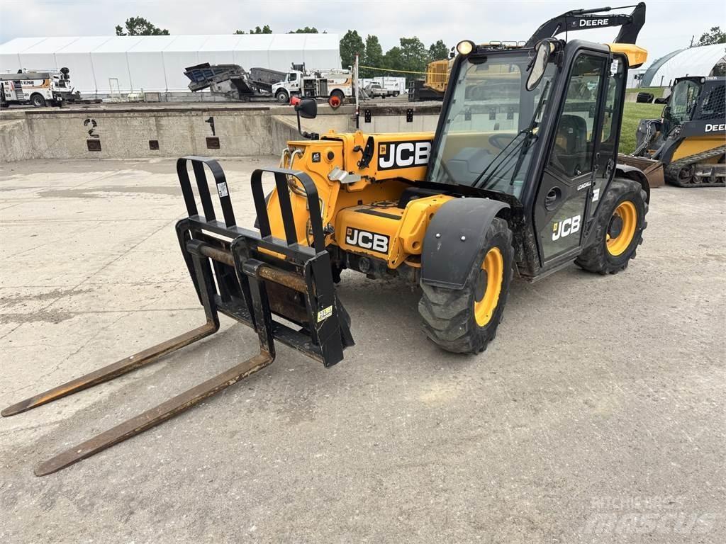 JCB 525-60 مناولات متداخلة