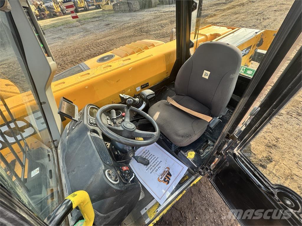 JCB 525-60 مناولات متداخلة