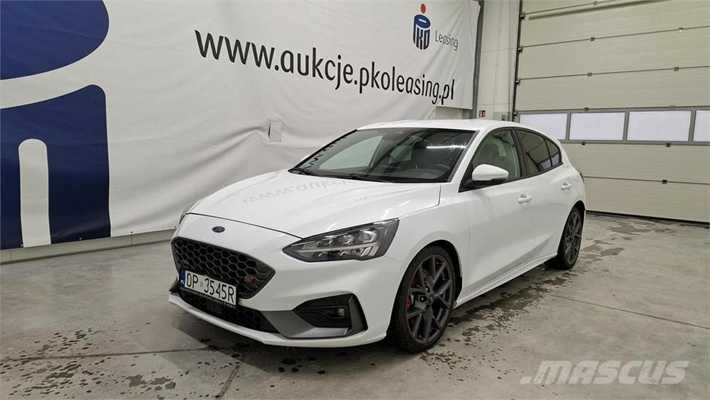 Ford Focus سيارات