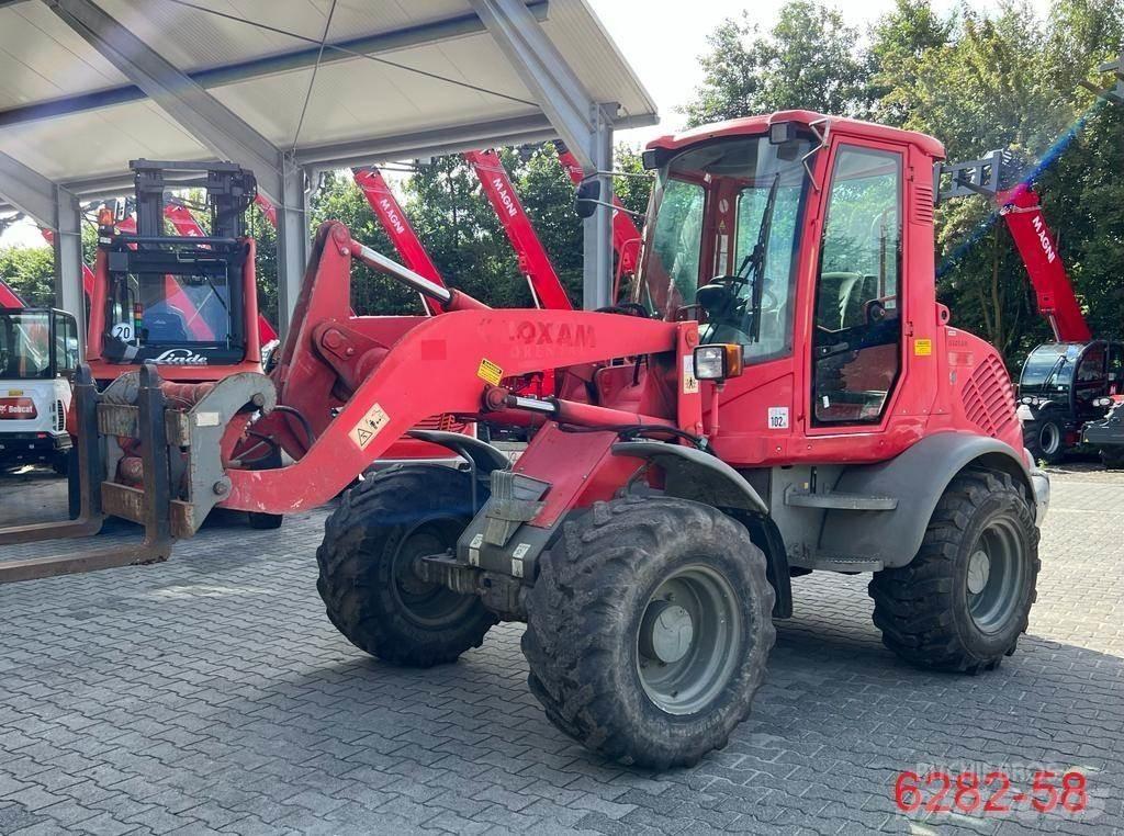 Atlas AR 80 لوادر بعجل