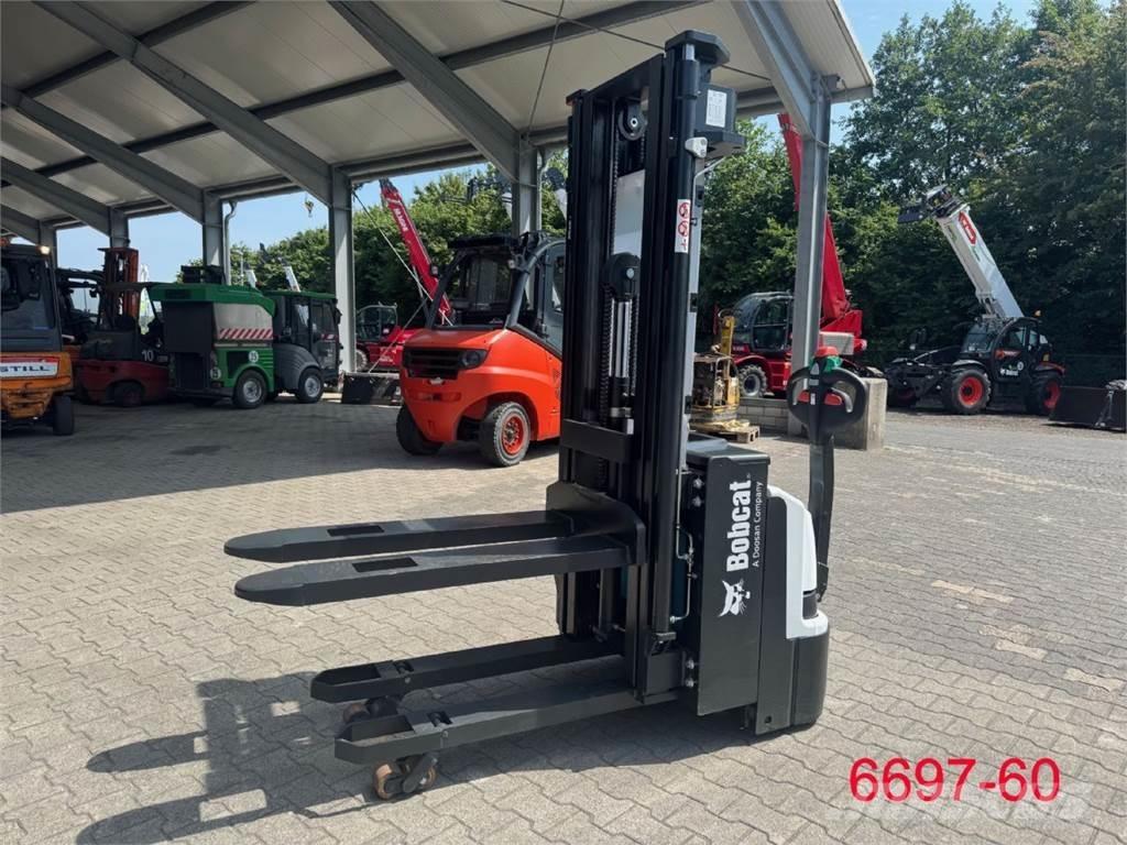 Bobcat BSL 12 N-7i معدات التكديس الجوالة