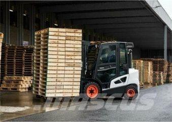 Bobcat D 30 S 9 شاحنات الديزل