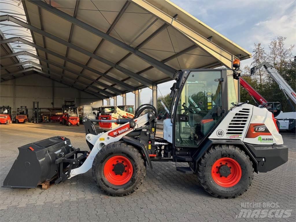 Bobcat L 95 E V لوادر بعجل