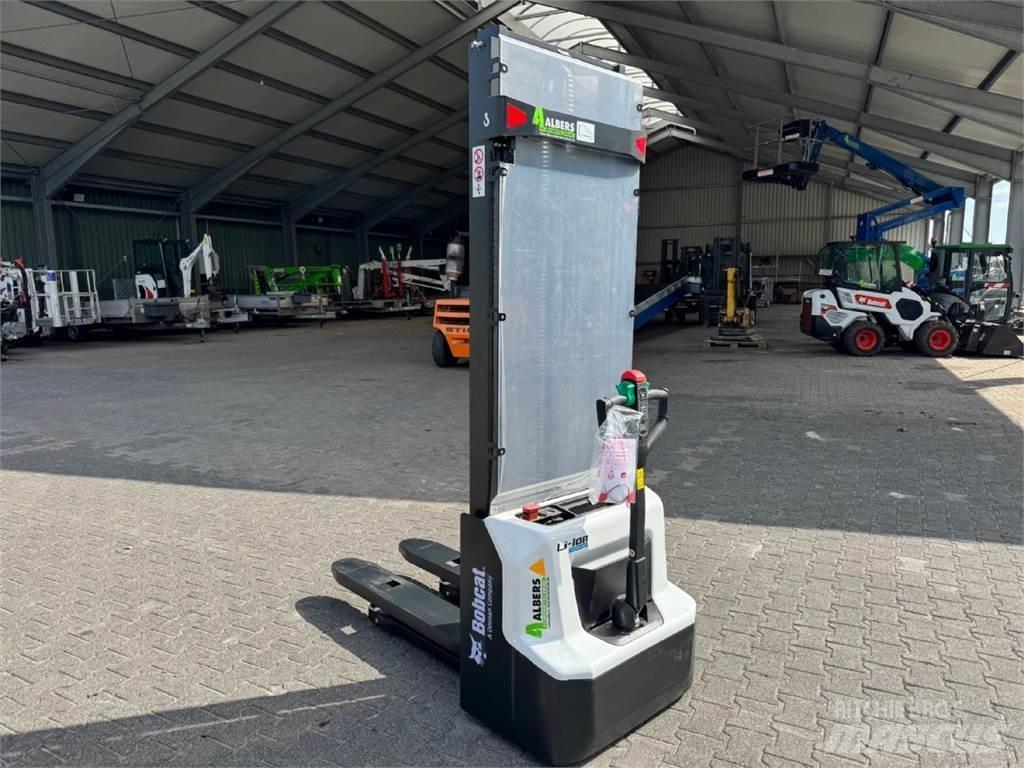 Bobcat LSM 12 N -7 معدات التكديس الجوالة