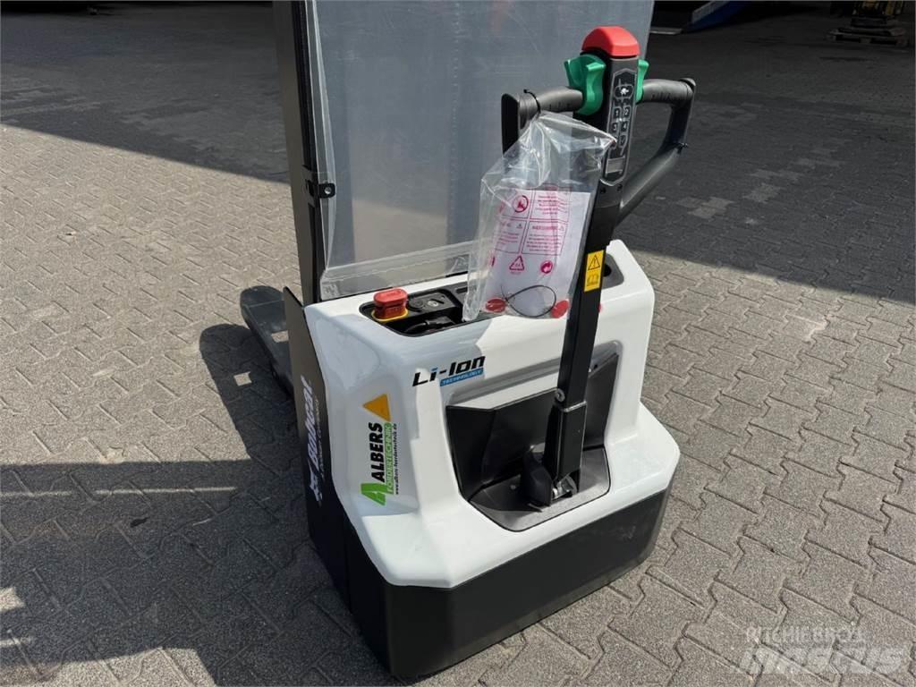 Bobcat LSM 12 N -7 معدات التكديس الجوالة