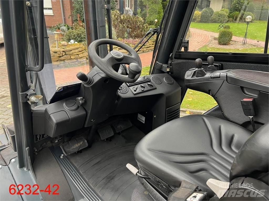 Linde H 30 D 02 EVO شاحنات الديزل