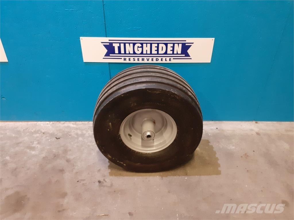  12 300/65-12 الإطارات والعجلات والحافات