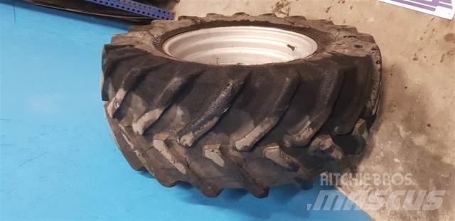  24 440/65R24 الإطارات والعجلات والحافات