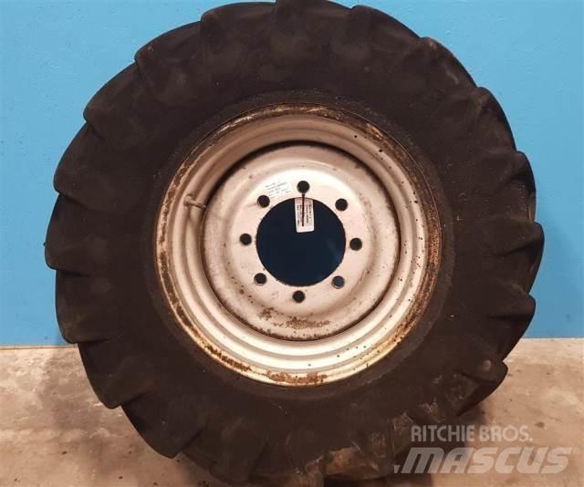  24 440/65R24 الإطارات والعجلات والحافات