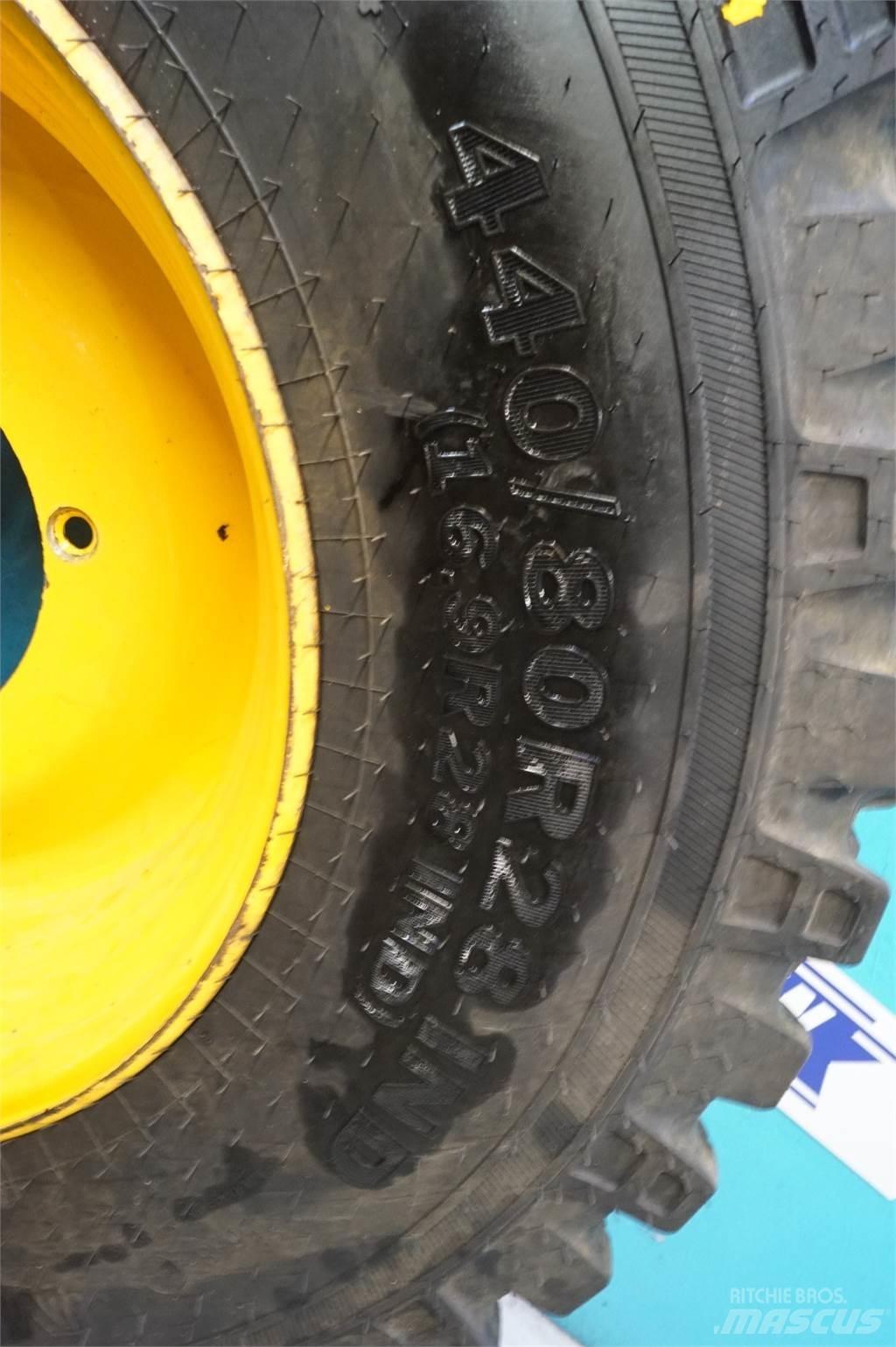  28 440/80R28 الإطارات والعجلات والحافات