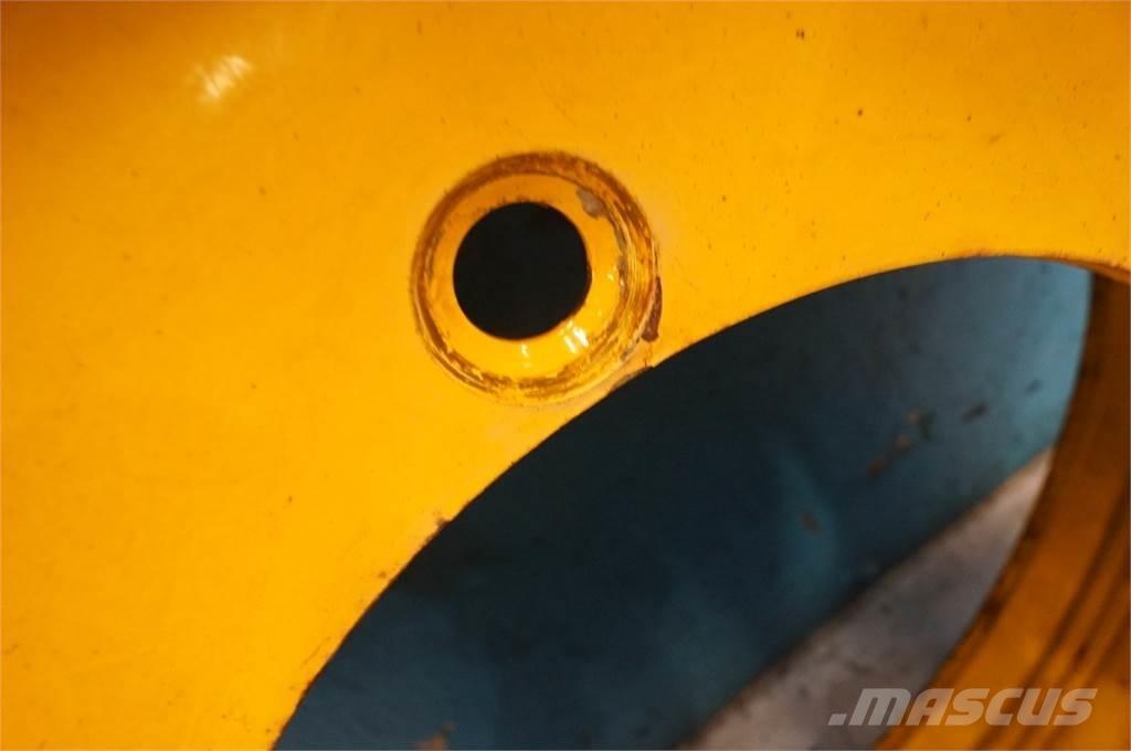  28 440/80R28 الإطارات والعجلات والحافات