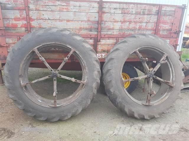  38 13.6/12-38 الإطارات والعجلات والحافات